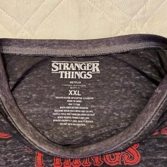 Stranger Things T shirt XXL - Picture 2 of 3